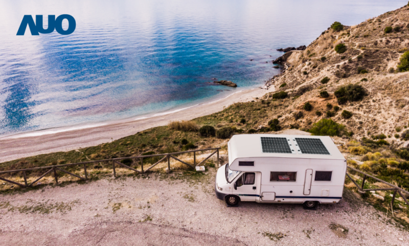 「可撓輕量化太陽光電板SunCurva」使用輕量特殊耐候型複合板取代傳統太陽能板的玻璃前板，不僅降低70%重量，每米平方僅3Kg；具有抗衝擊性能及通過電磁相容性測試，可應用於交通運輸工具，如露營車、遊艇等